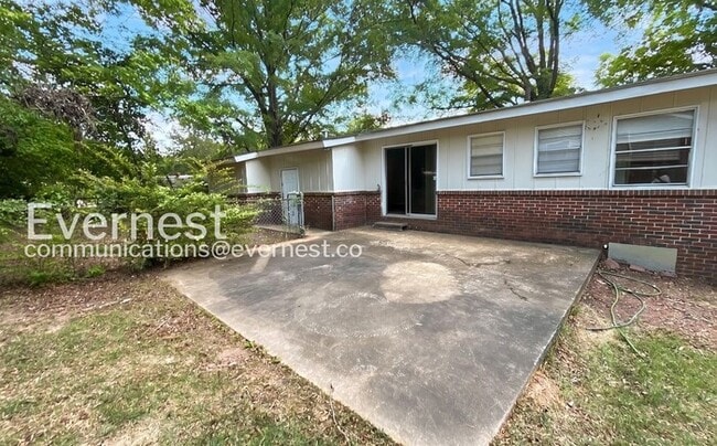 Building Photo - 224 13th Ave NE