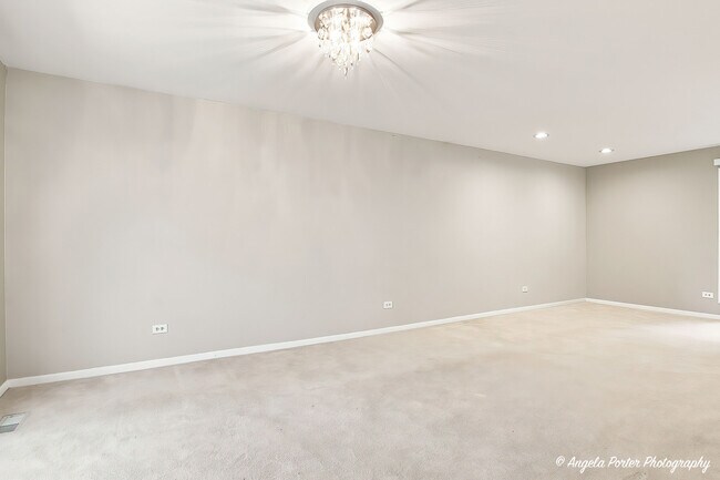 Building Photo - 246 Shadow Bend Dr