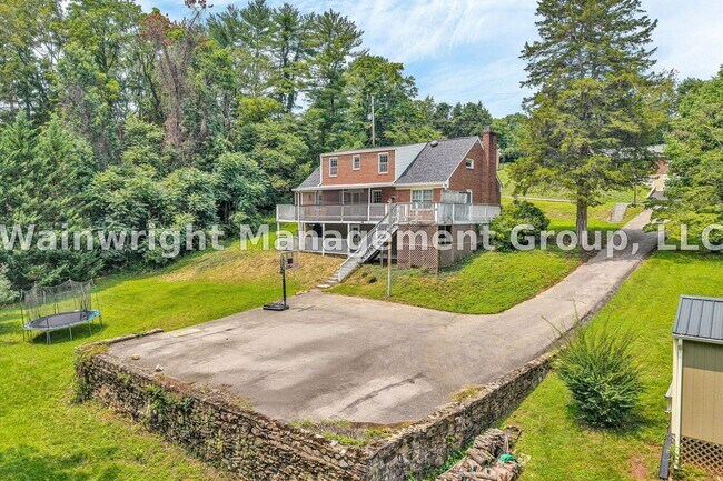 Building Photo - SW Roanoke County