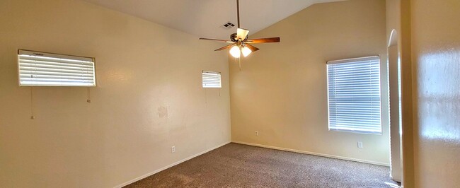 Building Photo - NICE 3 BED 2 BATH CORNER LOT HOME IN MARICOPA!!