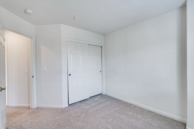 Building Photo - 3013 Goodacre Ct
