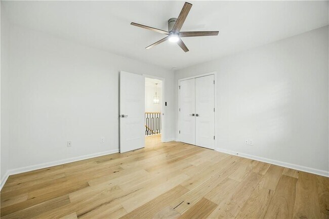 Building Photo - 1390 Tennis Ct Pl