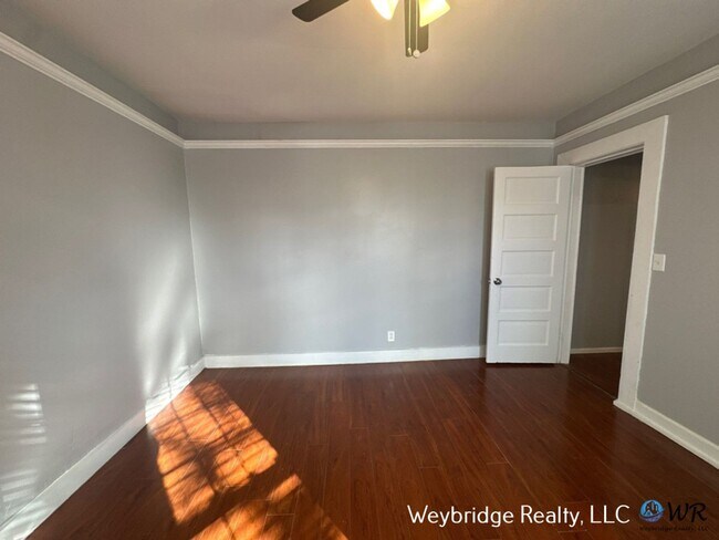 Building Photo - 8402 Curzon Ave