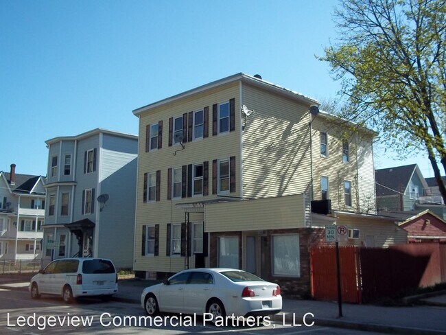 Building Photo - 167 Pine St