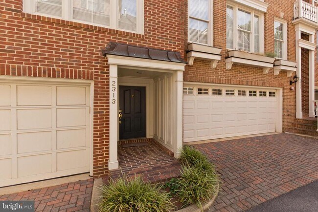 Building Photo - 2313 N Van Buren Ct