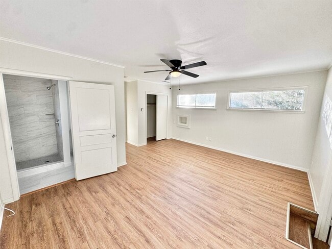 Building Photo - 3880 Spottswood Ave