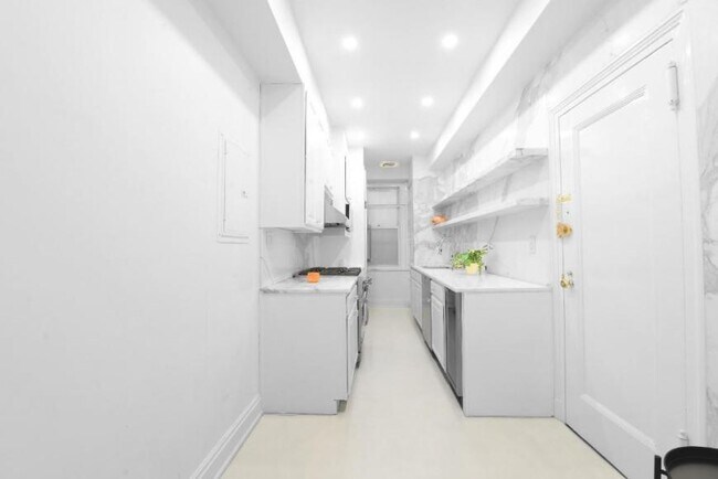 Building Photo - 1 bedroom in NEW YORK NY 10019