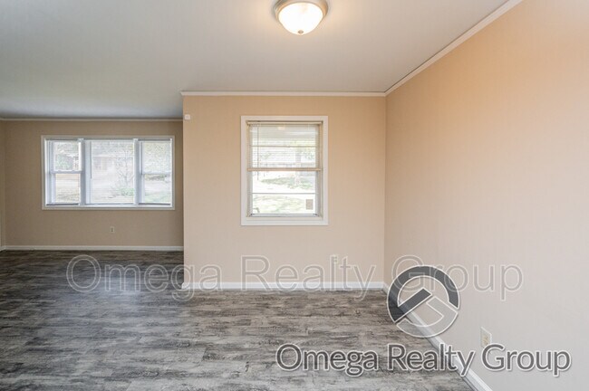 Building Photo - 3544 Cottonwood Dr