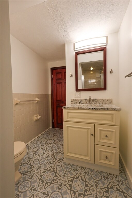 Building Photo - 369 Savin Hill Ave