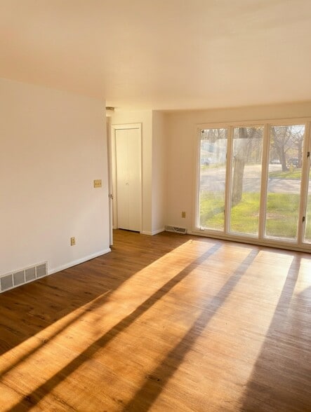 Building Photo - 1619 Beech Tree Dr