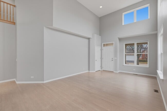 Building Photo - 4225 Henry Way