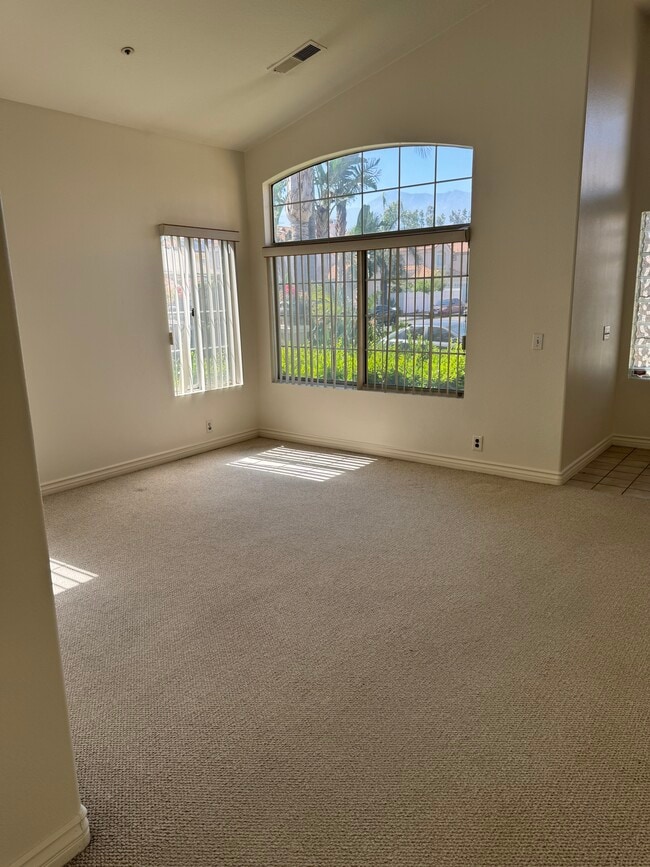 Building Photo - 13885 Portofino St
