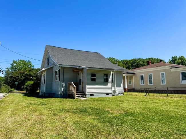 Building Photo - 1014 Hamilton Ave