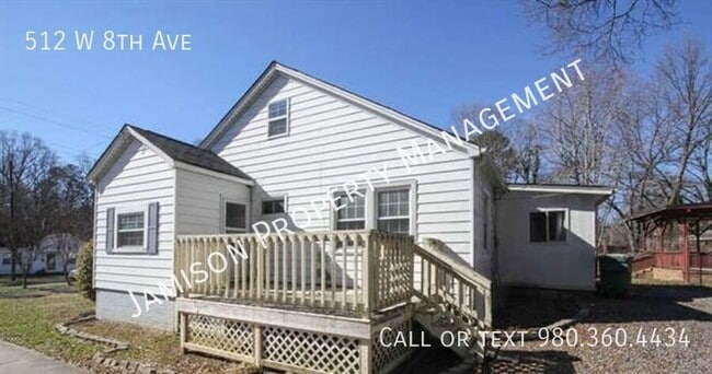 Building Photo - 512 W 8th Ave