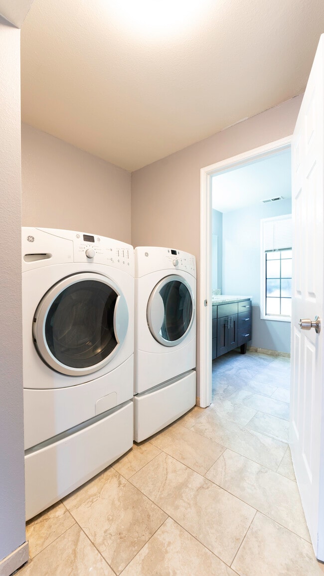 Building Photo - 18135 160th Ave SE