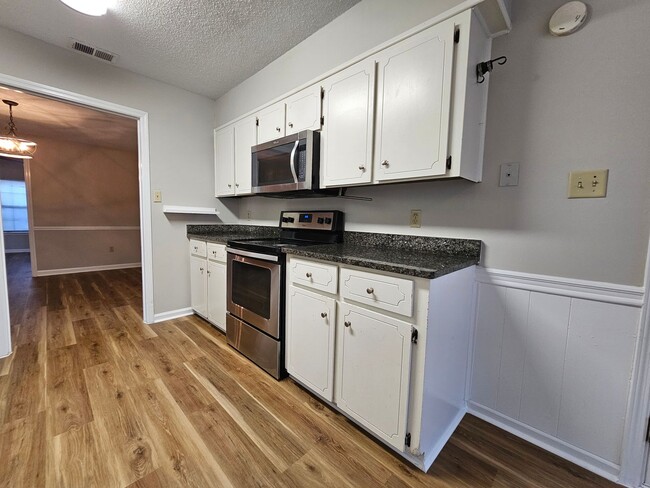 Building Photo - Charming 3 Bedroom 2 Bathroom home in Pooler!