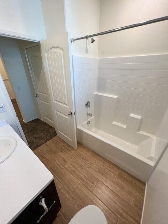 Building Photo - 2 bedroom Condo with a LOFT located in Menifee!