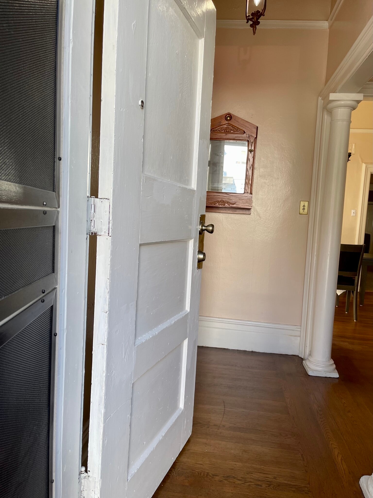 entry - 1231 E 19th St