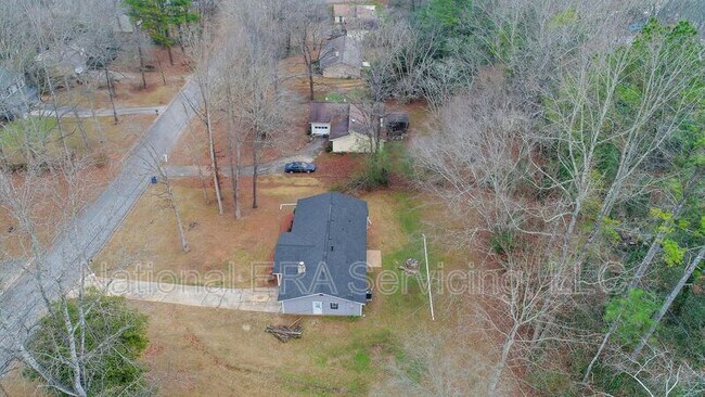 Building Photo - 321 Summerwood Ln