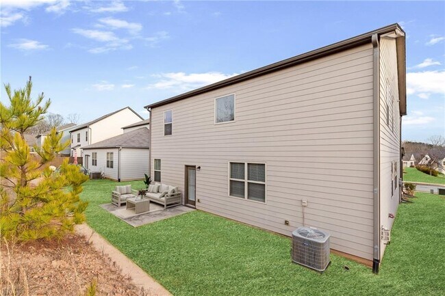 Building Photo - 153 Wayside Terrace