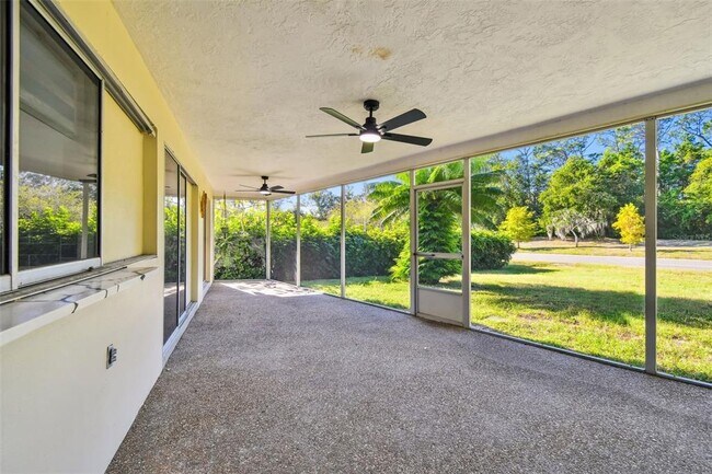 Building Photo - 970 Rolling Hills Dr