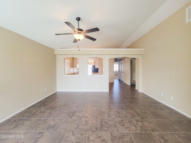 Building Photo - 12785 Tre Maximiliano Ave