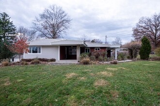 Building Photo - Beautiful 3 Bedroom Home in Franklin Regional School District