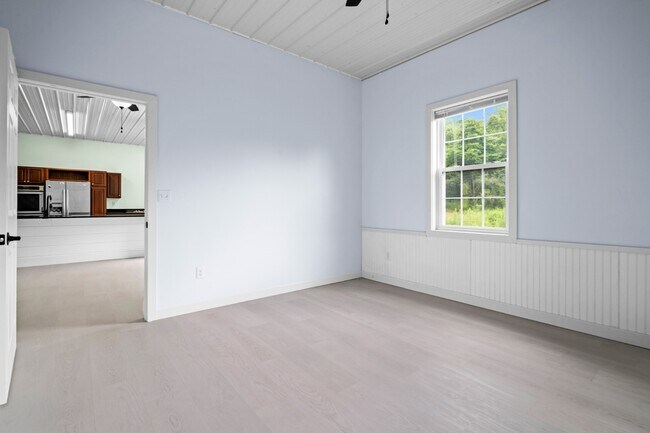 Building Photo - 7795 Loches Rd