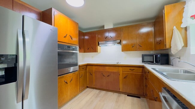 Building Photo - Air Conditioned 3 Bedroom Fully Fenced Yard in the Heart of Lacey - Available Now.