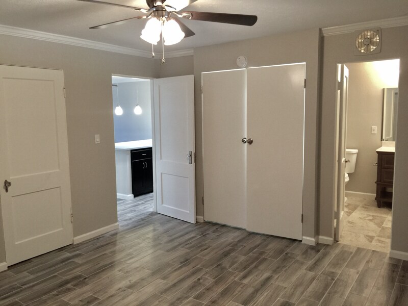 Building Photo - 3271 Sul Ross St