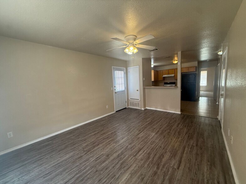 Building Photo - 4000 Doraine Ct