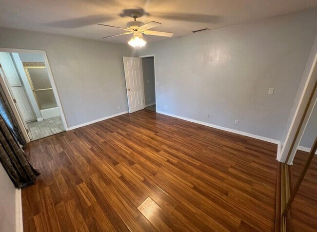 Building Photo - 27390 Alessandro Blvd