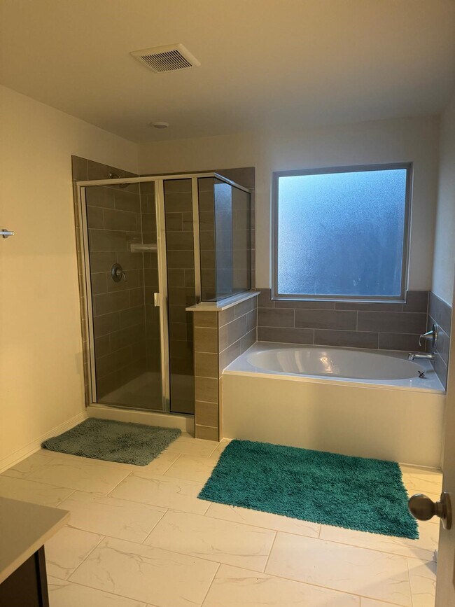 Building Photo - 4841 Sun Fls Dr