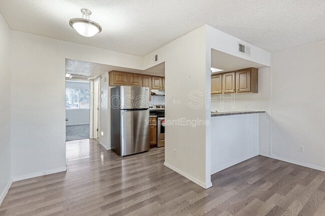Building Photo - 3810 N Maryvale Pkwy