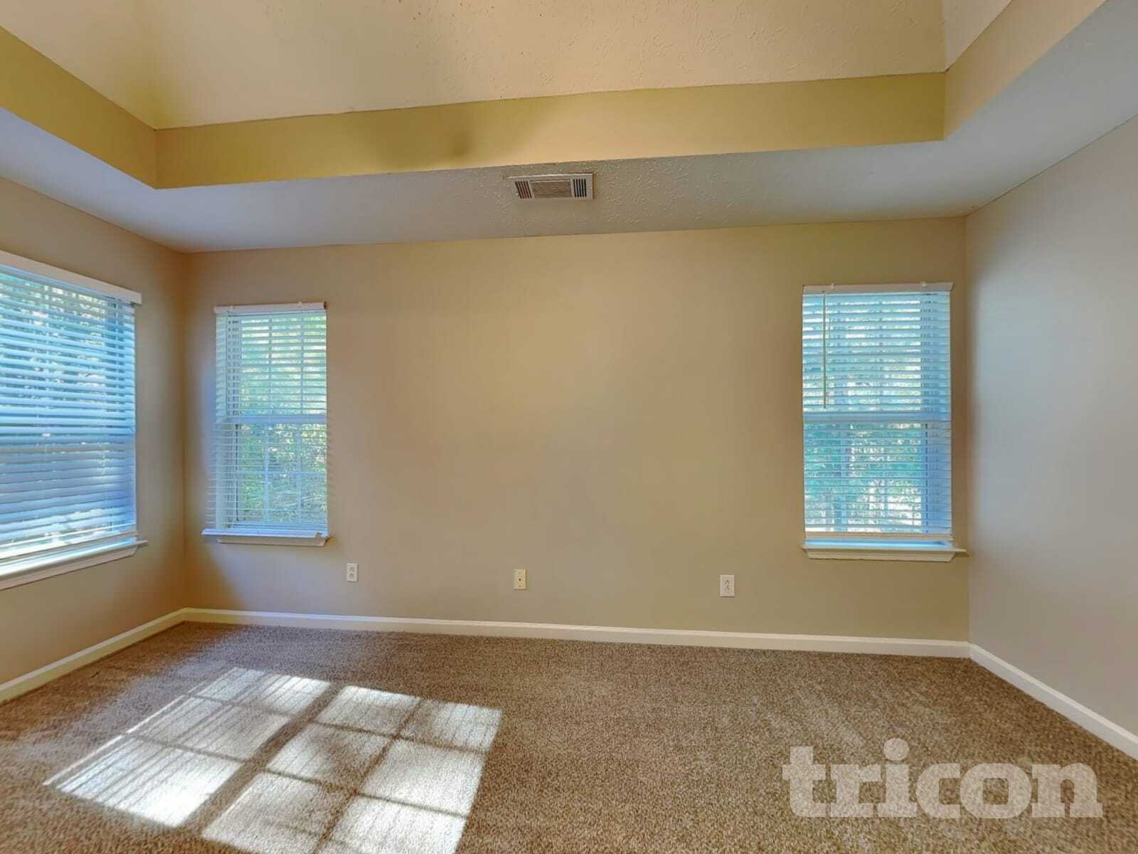 Building Photo - 335 Orleans Blvd