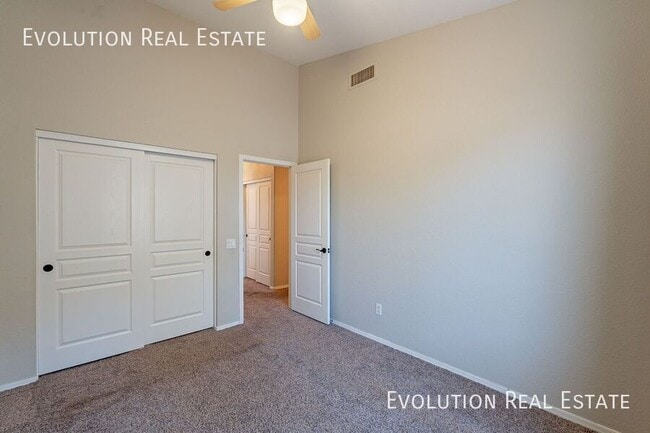 Building Photo - 14405 S 46th St.