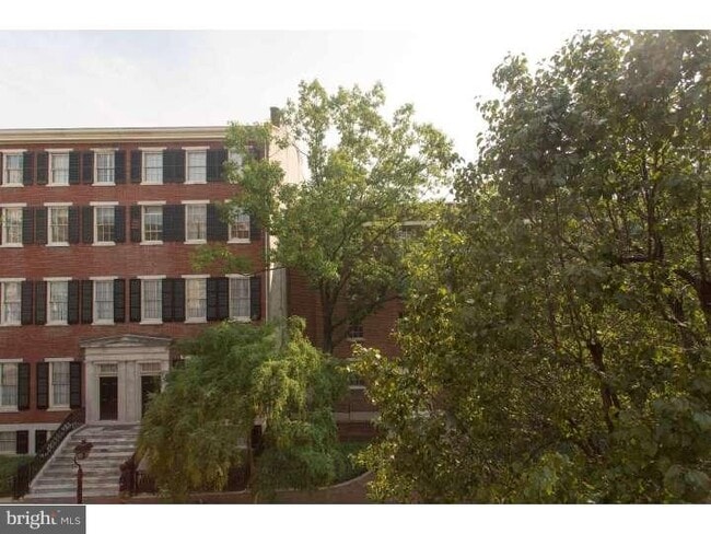 Building Photo - 723 Spruce St