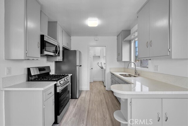 Building Photo - 853 W 23rd St