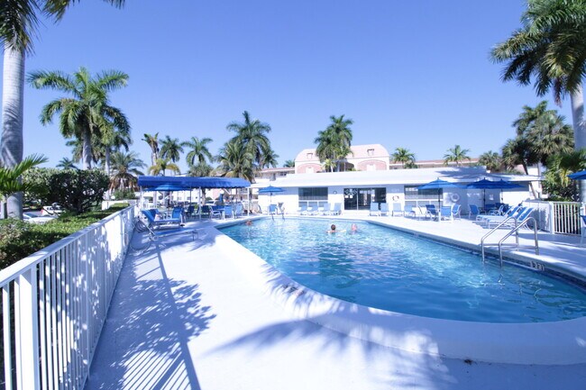 Building Photo - 470 Paradise Isle Blvd