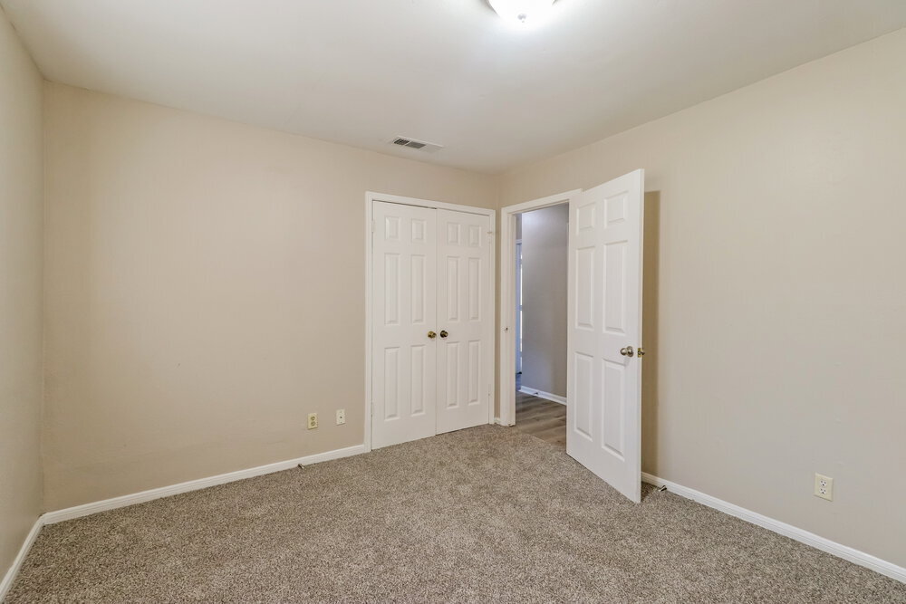 Building Photo - 4714 Glendower Dr