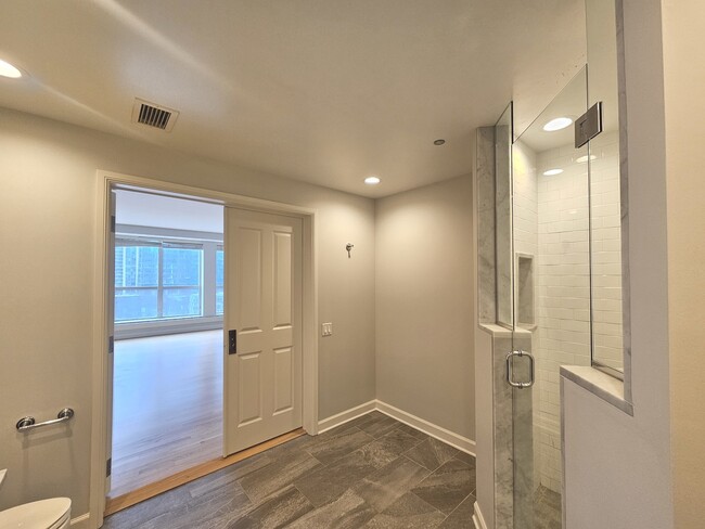 Building Photo - 415 E North Water St