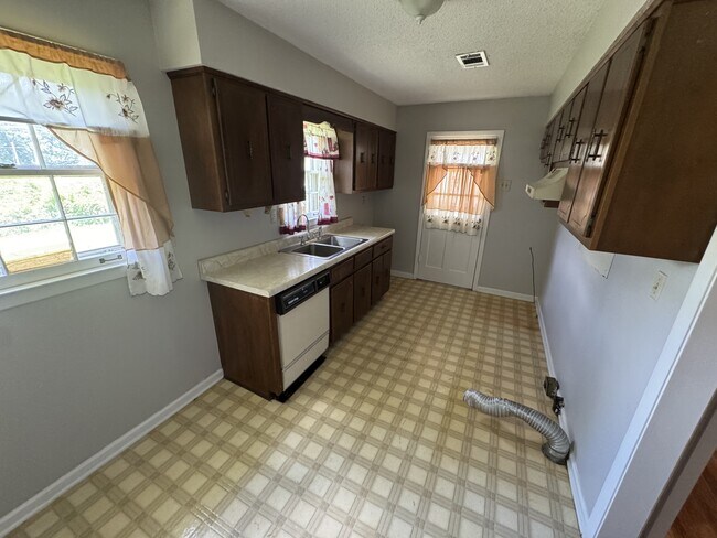 Building Photo - 3554 Venable Rd
