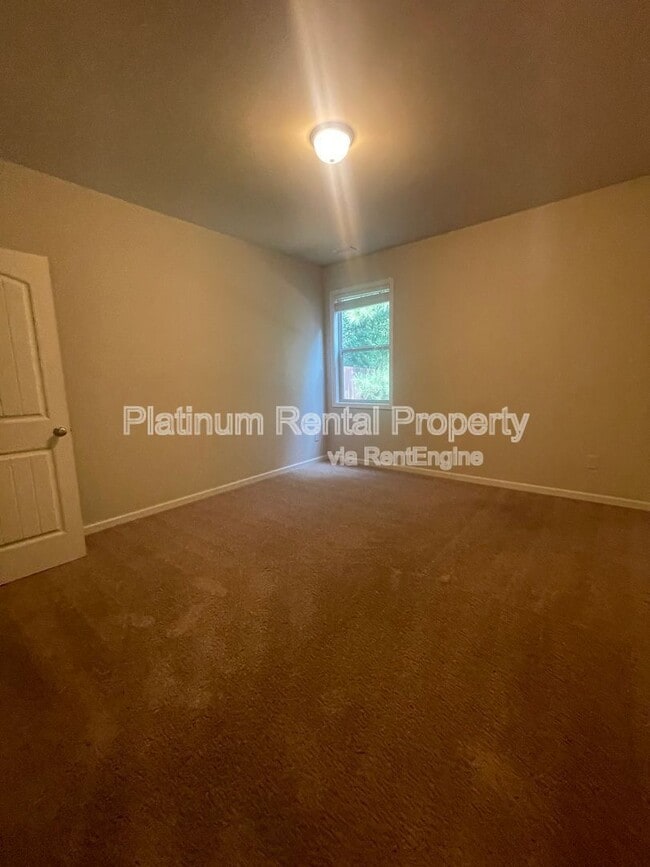 Building Photo - 7350 Silk Tree Pt