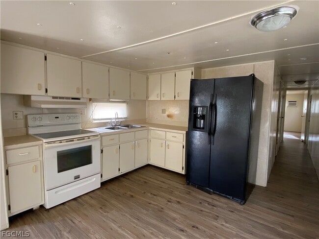 Building Photo - 2207 Cantor Ln