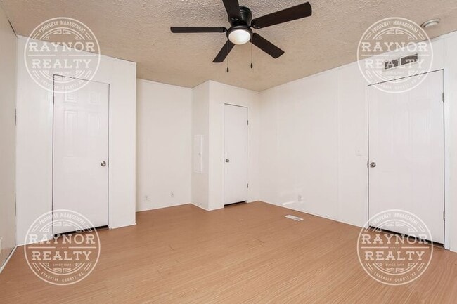 Building Photo - 756 Cooke Rd