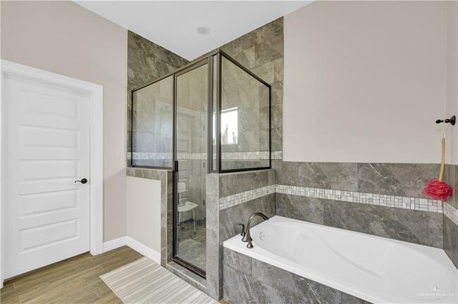 Building Photo - 33 Colvin Ave