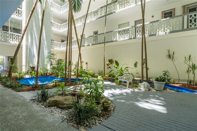 Building Photo - 9700 E Bay Harbor Dr