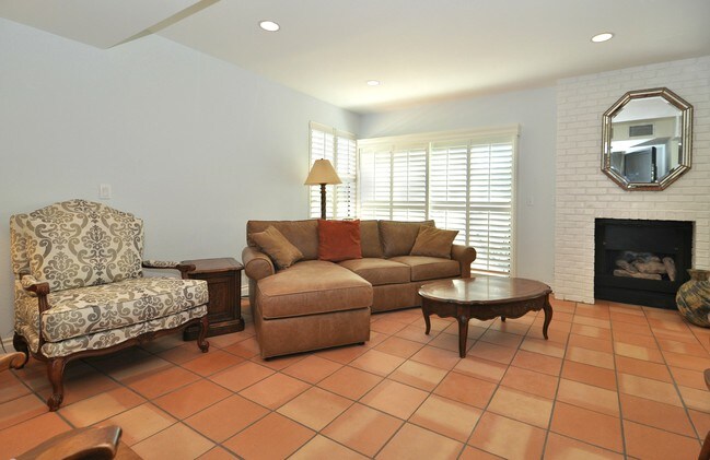 Building Photo - 4223 Freedom Dr