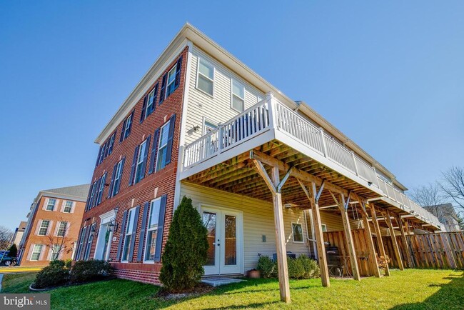 Building Photo - 6301 Ralston Way
