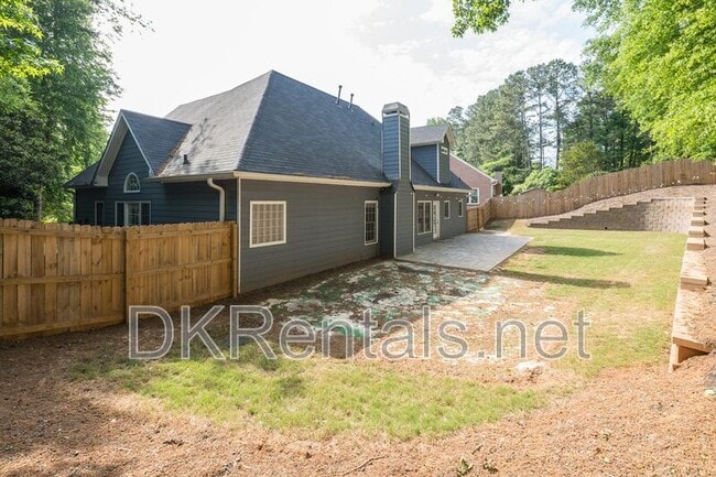 Building Photo - 1512 Fallen Leaf Dr SW